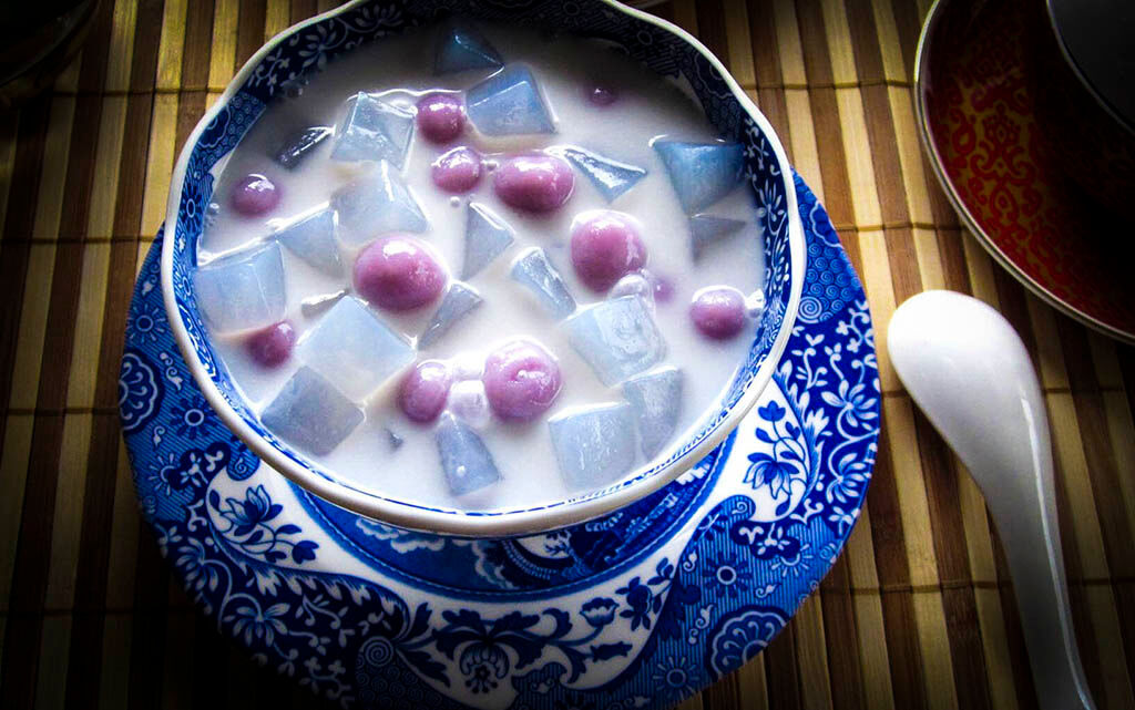 Taste authentic chè khoai tím at Hue’s top dessert spots